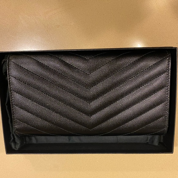 SAINT LAURENT Matelasse Large Flap Wallet - Picture 4 of 4